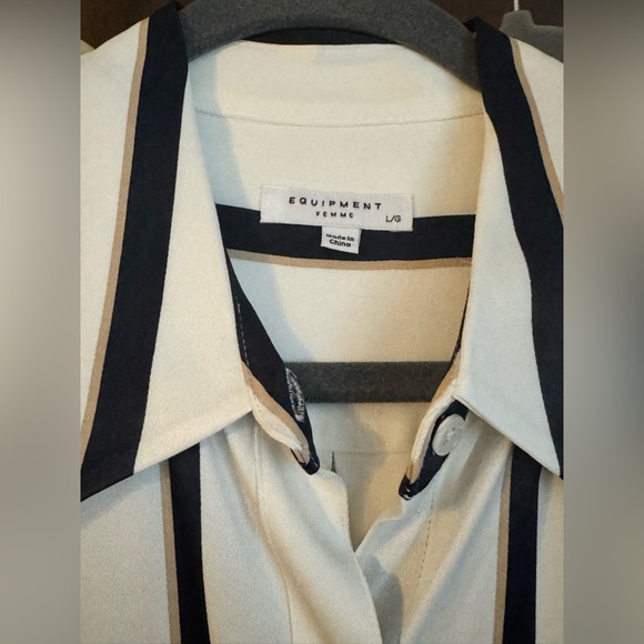 Equipment Femme Silk Charmouse Shirt, Size L - Picture 2 of 4